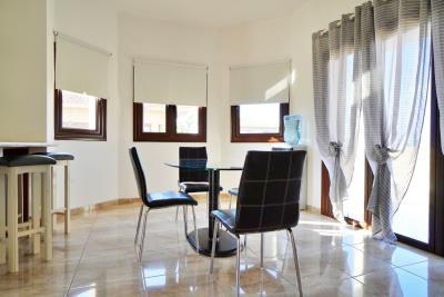 664948-detached-villa-for-sale-in-select-location_orig