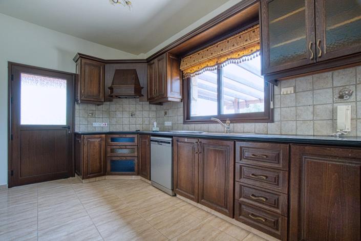 Image No.9-Villa / Détaché de 4 chambres à vendre à Argaka