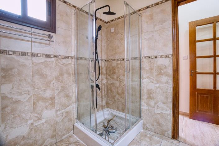 Image No.19-Villa / Détaché de 4 chambres à vendre à Argaka