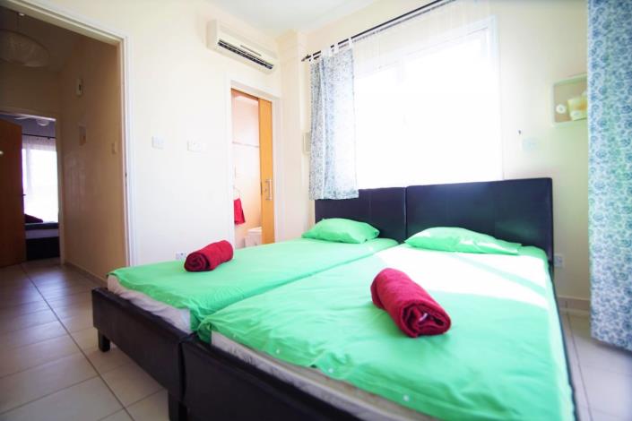 Image No.15-2 Bed Townhouse for sale