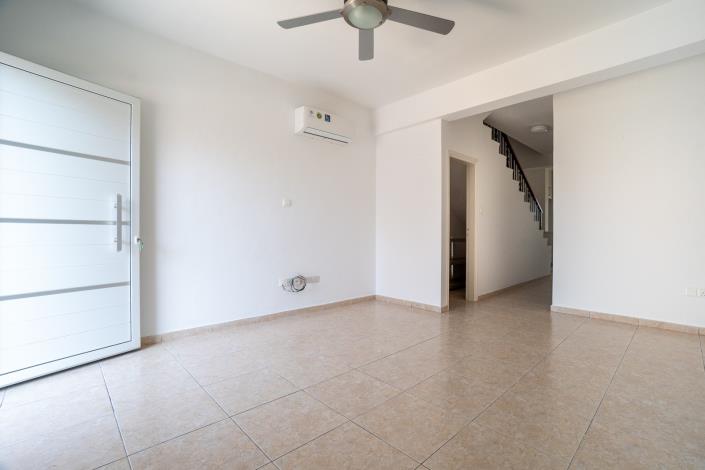 Image No.9-2 Bed Townhouse for sale