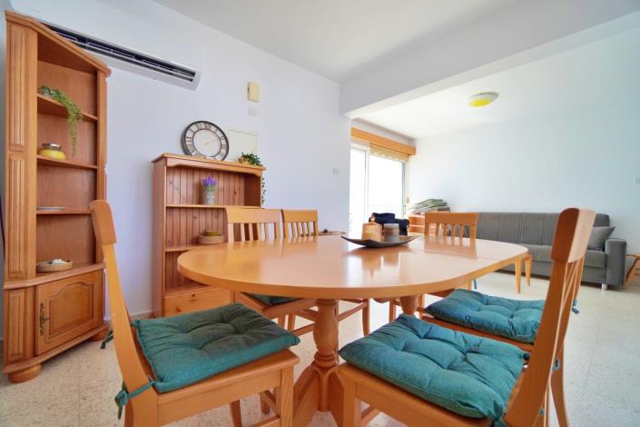 Image No.4-Appartement de 2 chambres à vendre à Meneou