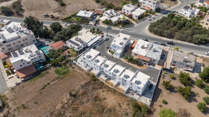 Image No.13-2 Bed Townhouse for sale