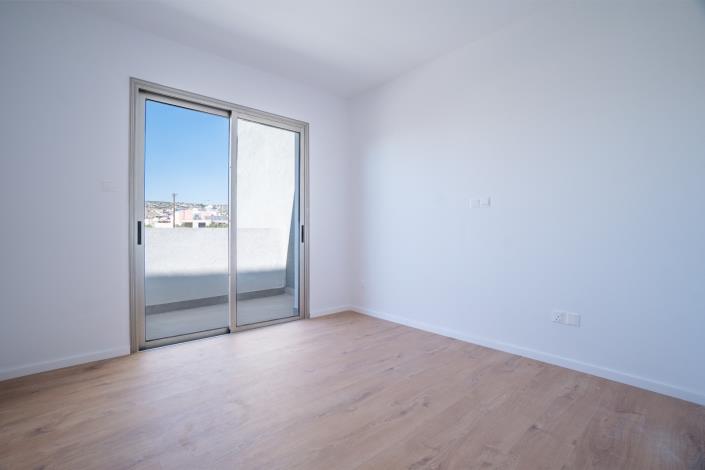 Image No.6-2 Bed Townhouse for sale