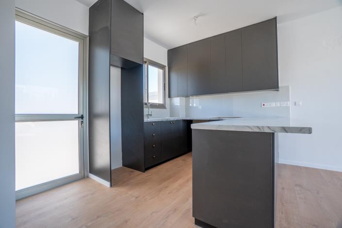 Image No.2-2 Bed Townhouse for sale