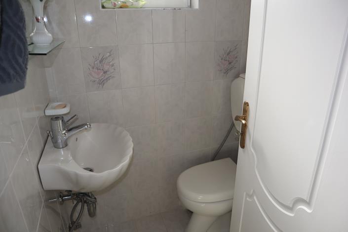 Image No.18-3 Bed Semi-Detached for sale