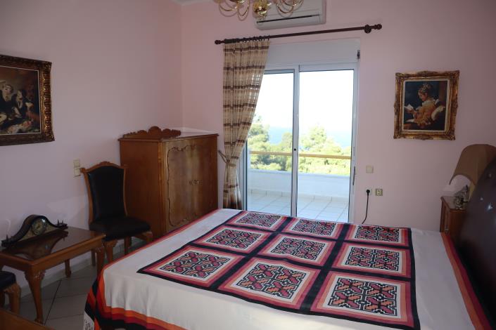 Image No.12-3 Bed Semi-Detached for sale