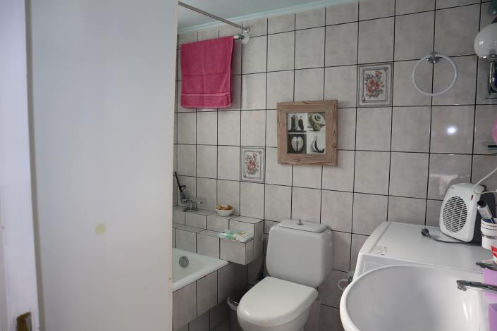 Image No.16-3 Bed Semi-Detached for sale