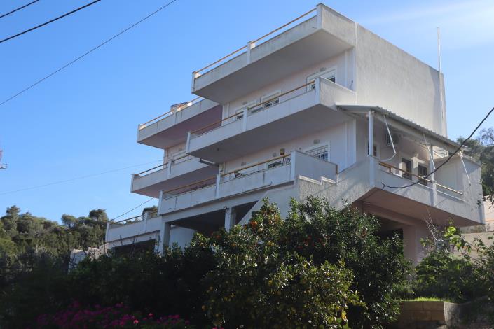 Image No.24-3 Bed Semi-Detached for sale