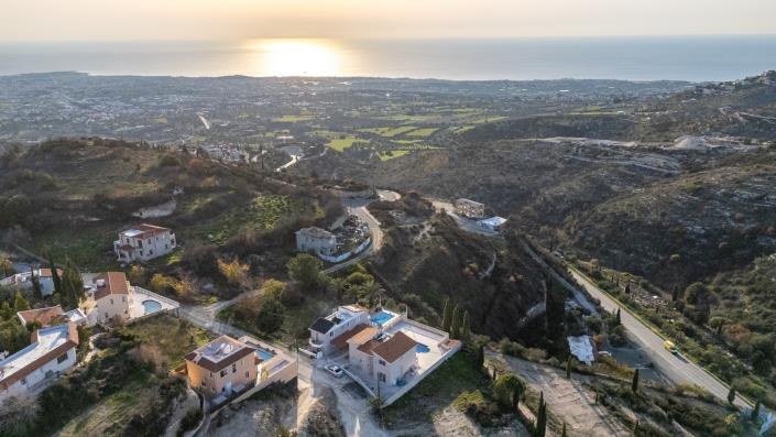 Image No.2-4 Bed Villa / Detached for sale