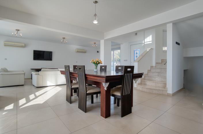 Image No.6-4 Bed Villa / Detached for sale