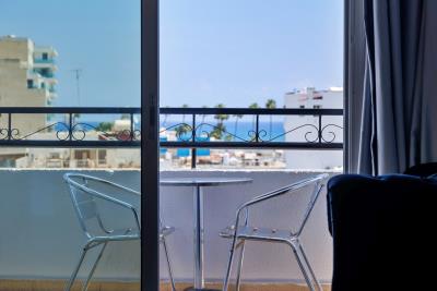 786335-apartment-for-rent-in-larnaka-finikoudes_orig