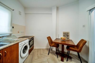 786340-apartment-for-rent-in-larnaka-finikoudes_orig