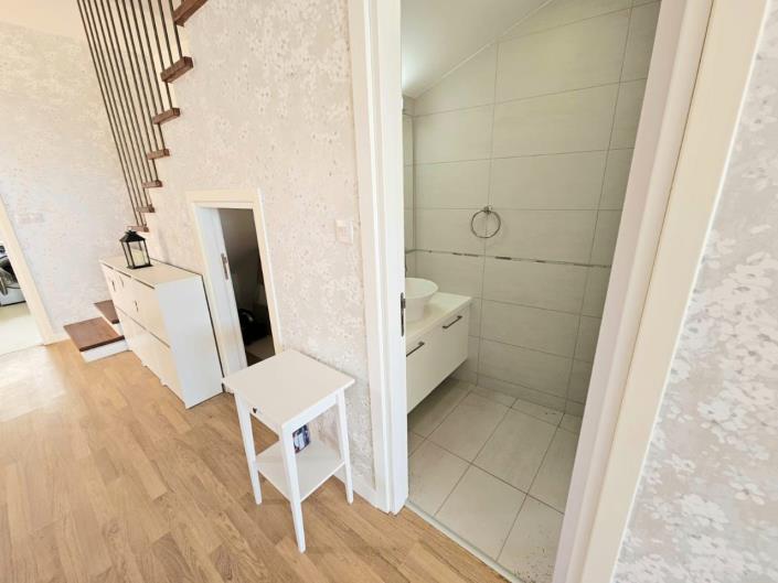Image No.10-3 Bed Villa / Detached for sale