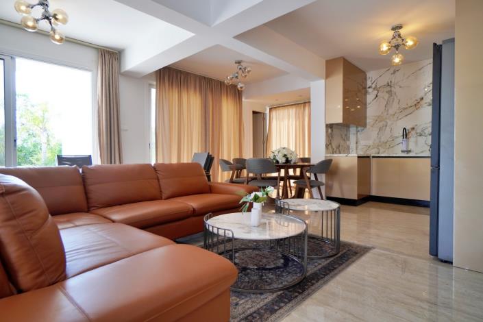Image No.4-5 Bed Villa / Detached for sale