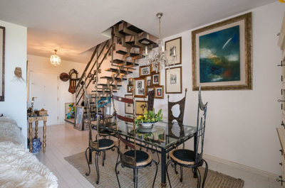 10-bb915d1cb19341576dcdc994b81ab9c5