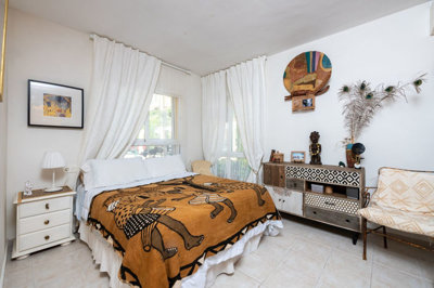 13-5fd73dea700db77384c091ca9818b1a9