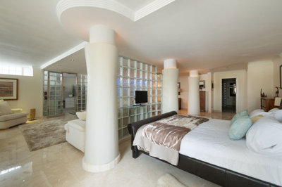 13-5fd73dea700db77384c091ca9818b1a9