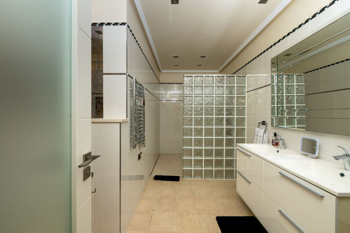 Image No.23-Villa de 6 chambres à vendre à Nueva Andalucia