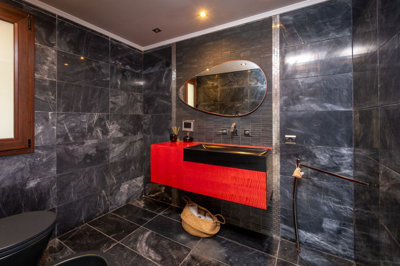 16-ec67b526875bf0124b6ce4328a754439