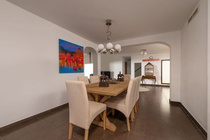 Image No.5-4 Bed Villa for sale