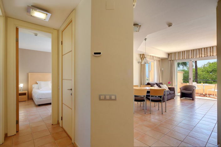 Image No.12-15 Bed Commercial for sale