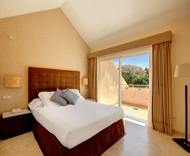 Image No.19-15 Bed Commercial for sale