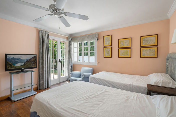 Image No.10-7 Bed Villa for sale