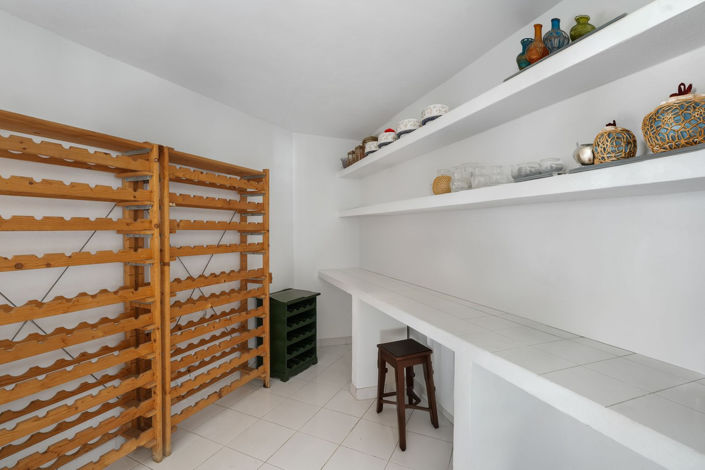 Image No.15-7 Bed Villa for sale