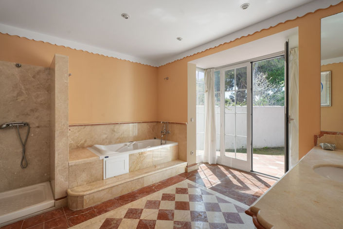 Image No.21-7 Bed Villa for sale