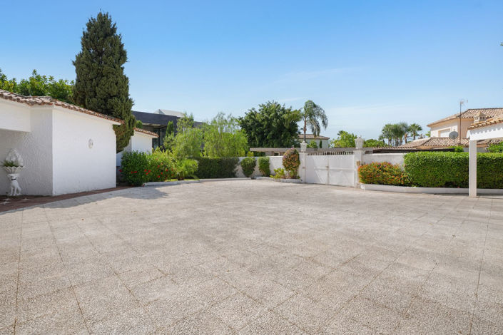 Image No.28-7 Bed Villa for sale