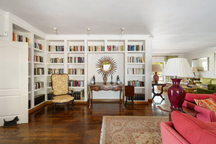 Image No.4-7 Bed Villa for sale