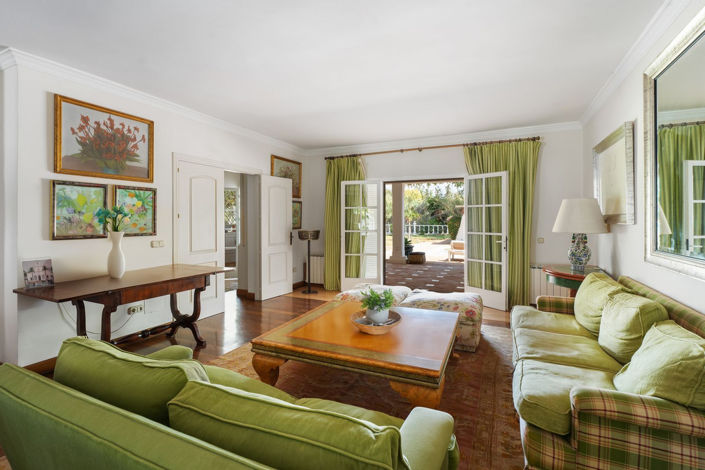 Image No.5-7 Bed Villa for sale