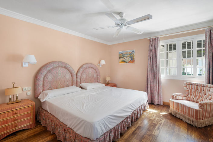 Image No.9-7 Bed Villa for sale