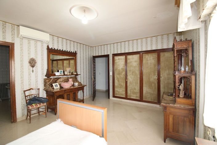 Image No.17-7 Bed Apartment for sale