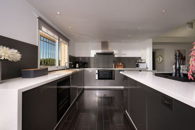 12-53013098fcab6c38b1379cd33298e050