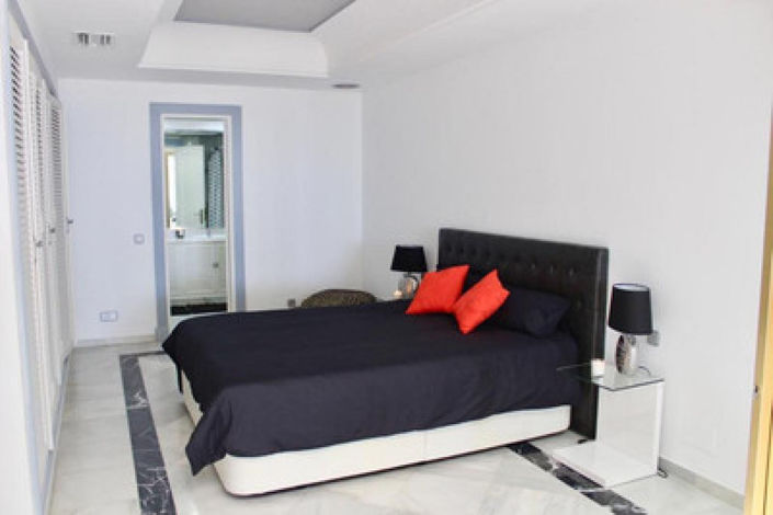 Image No.23-6 Bed Apartment for sale