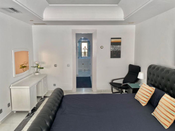 Image No.24-6 Bed Apartment for sale