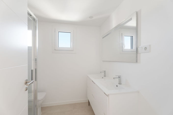 Image No.11-4 Bed Townhouse for sale