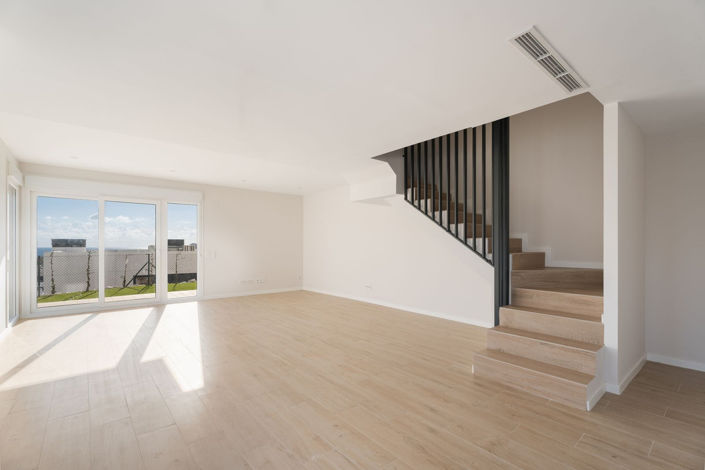 Image No.4-4 Bed Townhouse for sale