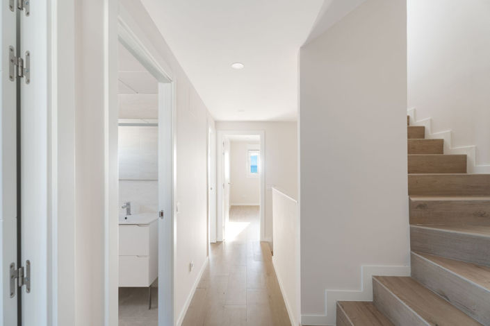 Image No.9-4 Bed Townhouse for sale