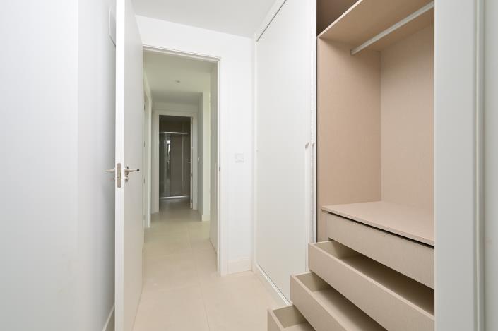 Image No.11-3 Bed Apartment for sale