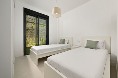 12-53013098fcab6c38b1379cd33298e050