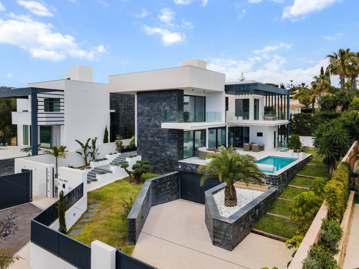 Image No.2-4 Bed Villa for sale