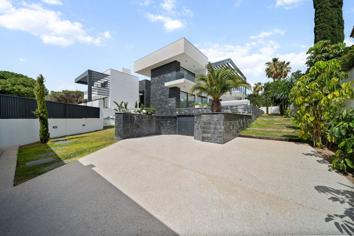 Image No.8-4 Bed Villa for sale