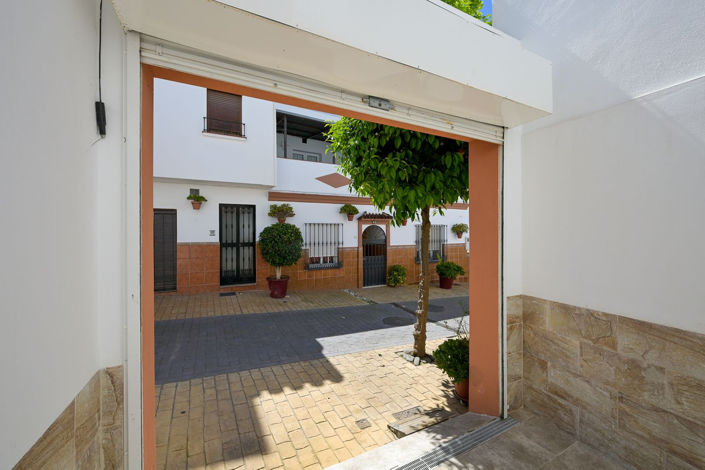 Image No.11-4 Bed Townhouse for sale