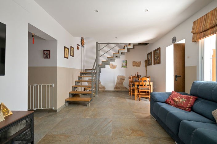 Image No.13-4 Bed Townhouse for sale