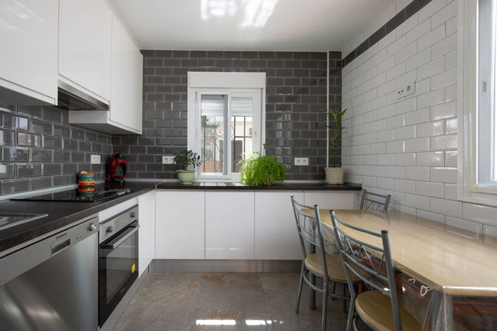 Image No.16-4 Bed Townhouse for sale