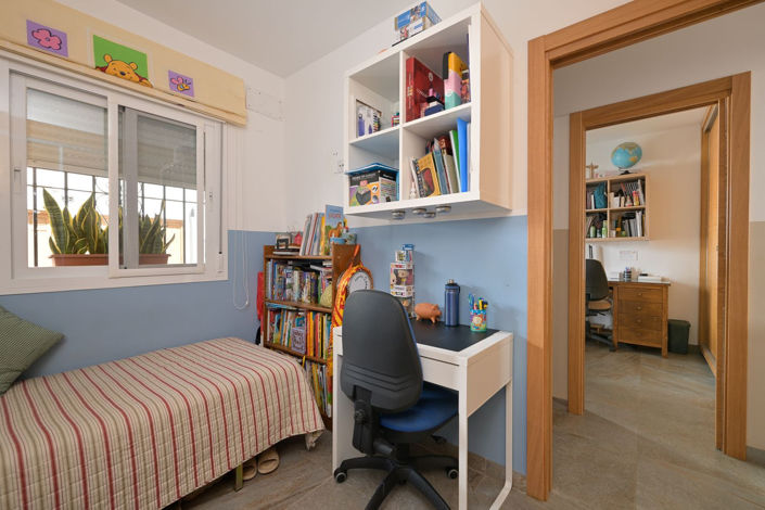 Image No.20-4 Bed Townhouse for sale