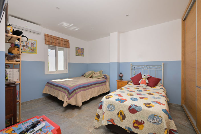 Image No.24-4 Bed Townhouse for sale